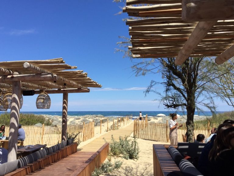 Plage Nomade pour mariage bohème à Pampelone