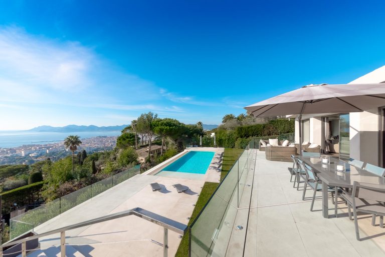 Villa contemporaine pour mariage vue mer à Cannes