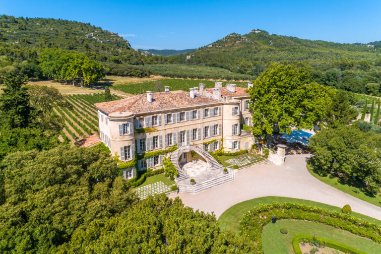 Luxury castle for wedding in Provence